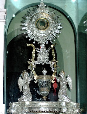 Miracolo_Eucaristico_di_Lanciano_-_foto_dal_vivo